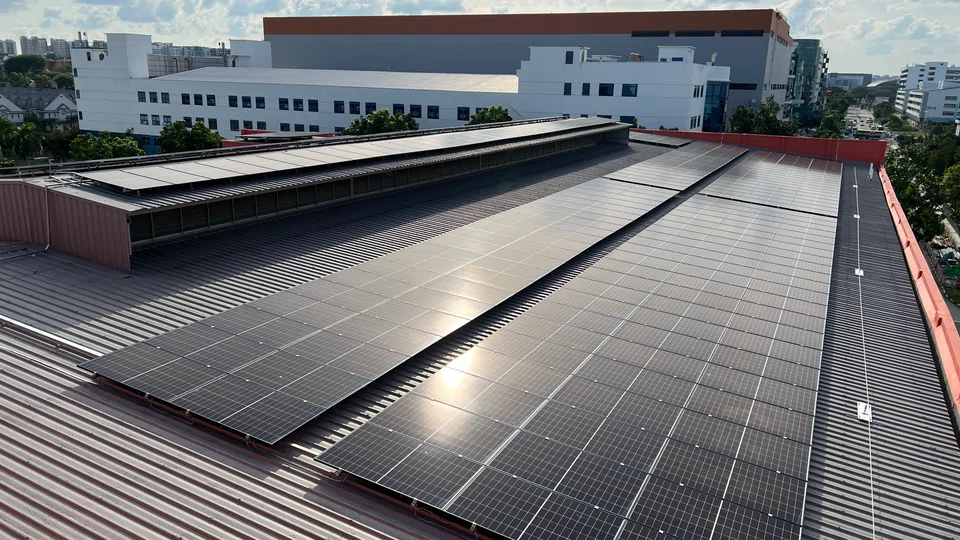 Onn Wah installed a 263 kWp solar panel system on their rooftop, and an Energy Monitoring Information System  outfitted with 102 sensors to comprehensively map energy usage across the facility. 