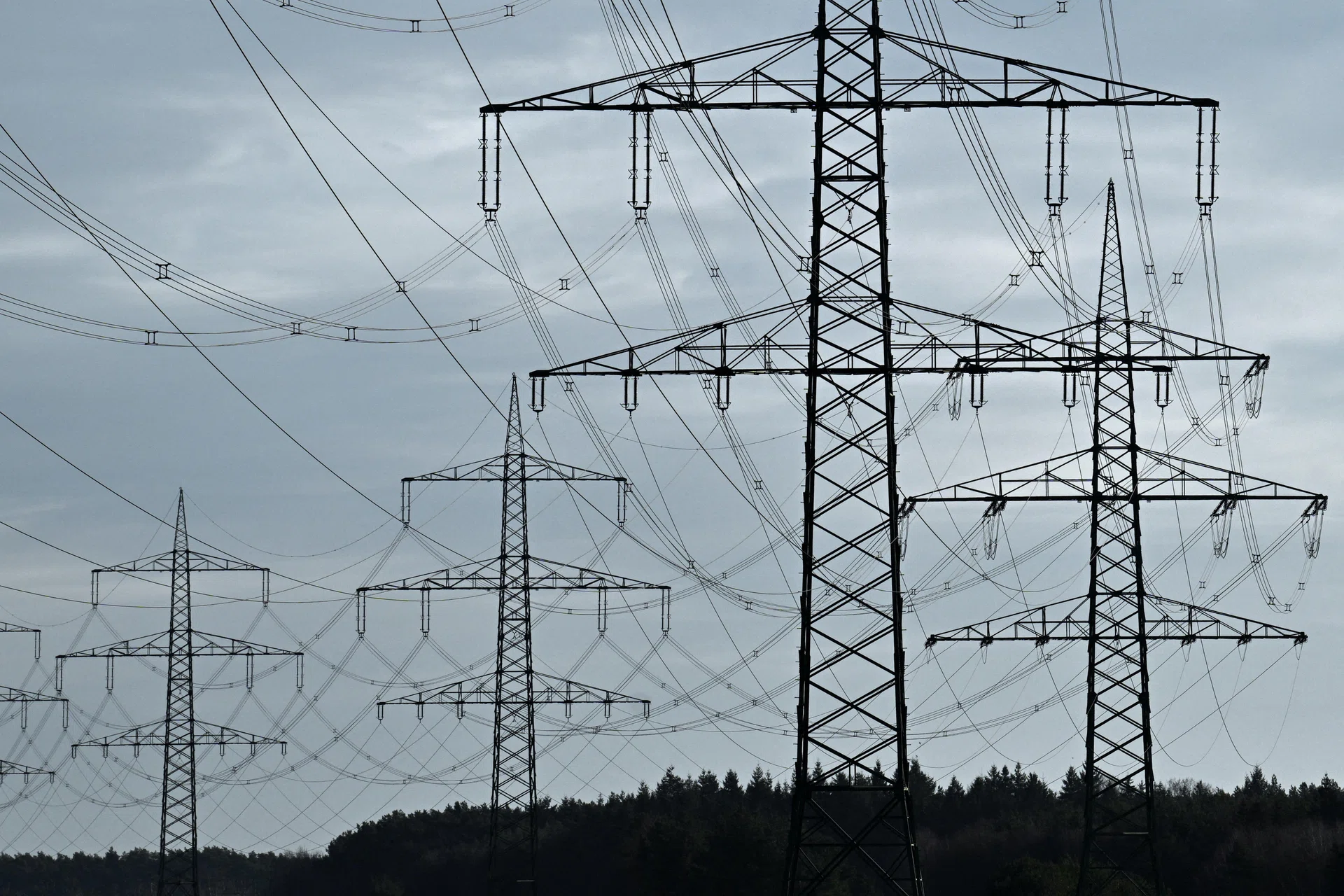 Global business leaders back faster electrification shift to cut fossil fuel costs and boost energy security