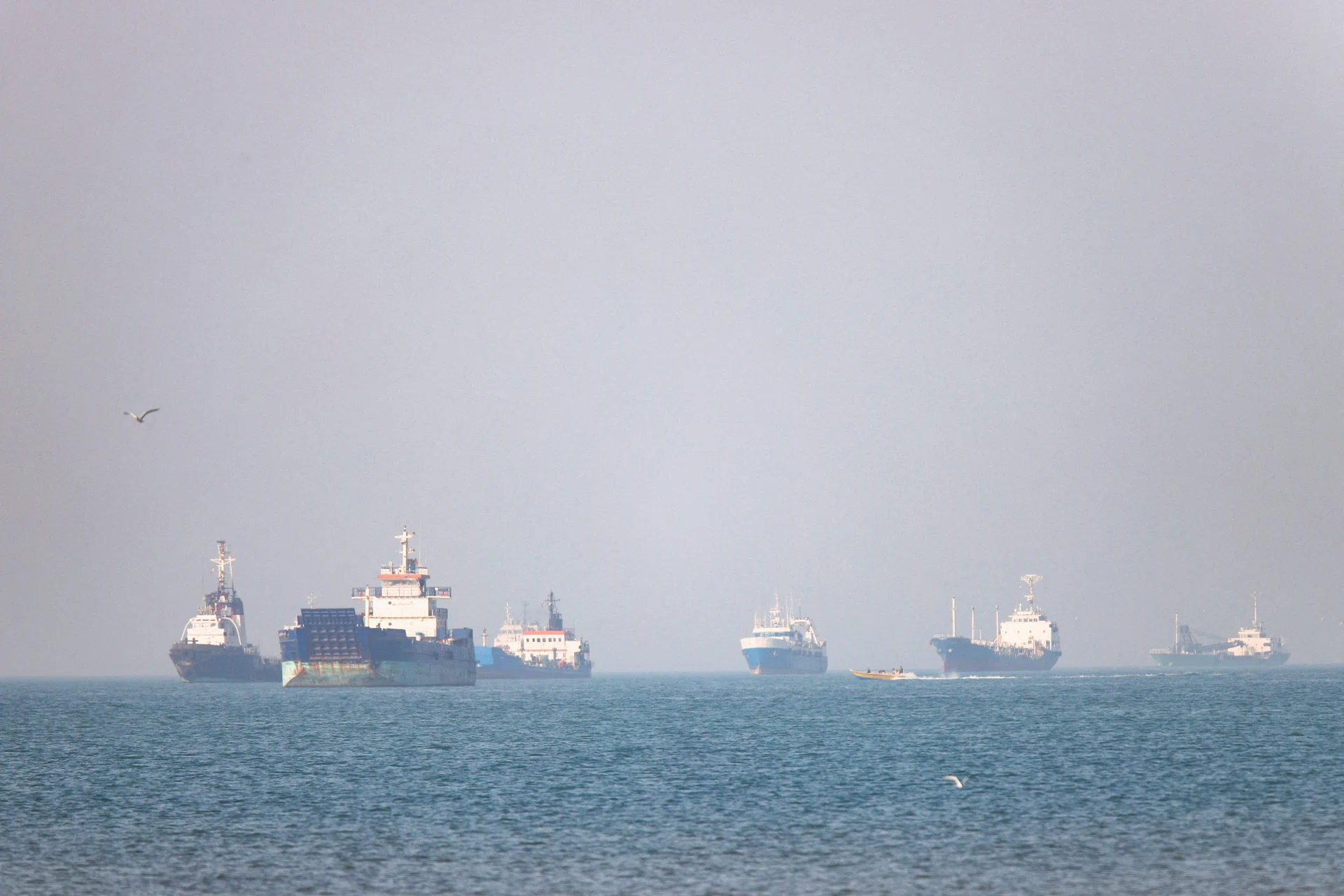 US, Iran no closer to ending war as Qatari tanker sails towards Hormuz strait
