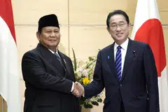 During their meeting on Wednesday, Kishida (R) “stated that Japan attached great importance to cooperation with Indonesia in maintaining and strengthening the free and open international order based on the rule of law”.