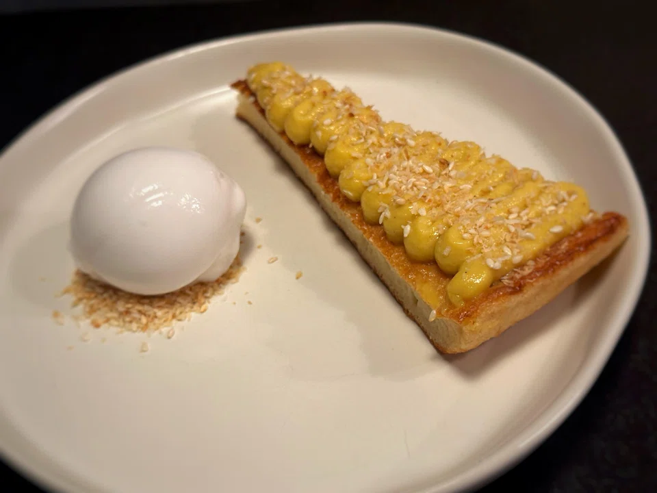 Min jiang kueh with chempedak cream.