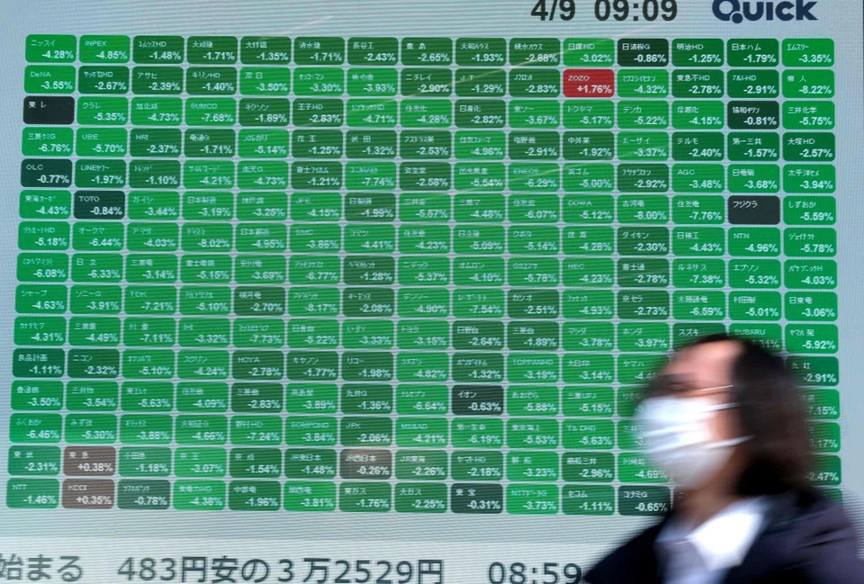 Most Asian markets fell on Thursday, with Tokyo, Hong Kong, Shanghai, Wellington, Taipei and Jakarta in the red after a broadly healthy run-up this week.