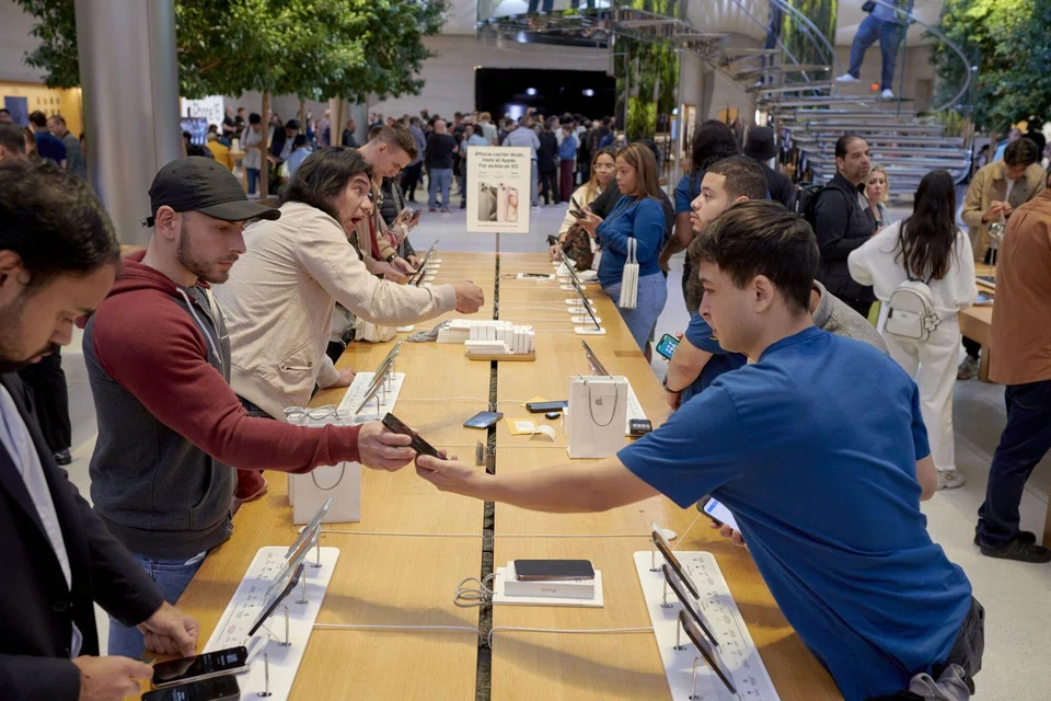 Steady consumer spending has helped keep the US economy on a growth path.