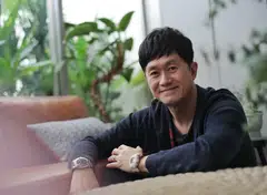 Watch collector James Quan wearing the Panerai Radiomir 1940 Blue Dial Special Edition PAM690 and the Casio Hender Scheme X G-Shock watches.