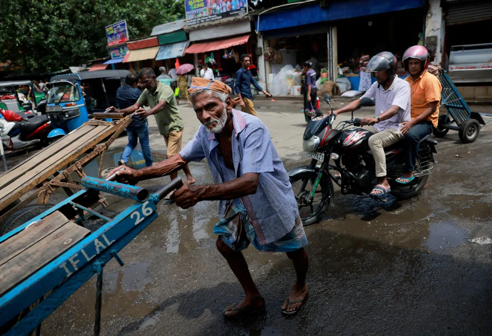 Prices for non-food items rose 0.9 per cent in April from 0.5 per cent in March, with prices remaining low due to a 22 per cent reduction in power tariffs for households implemented in March.