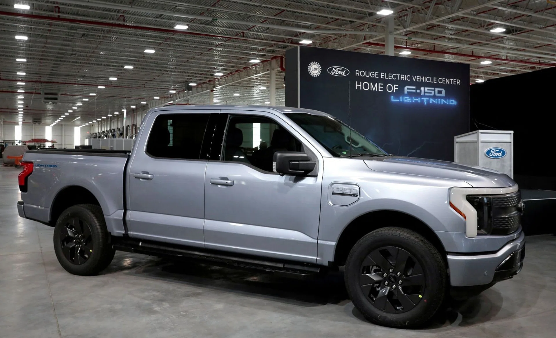 Ford set to announce plans to run EV, ICE as separate businesses ...