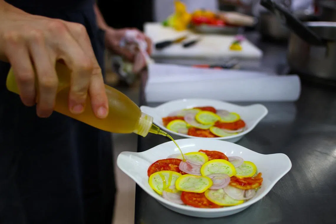 The priciest set menu costs 420 euros and lunch costs 260 euros.