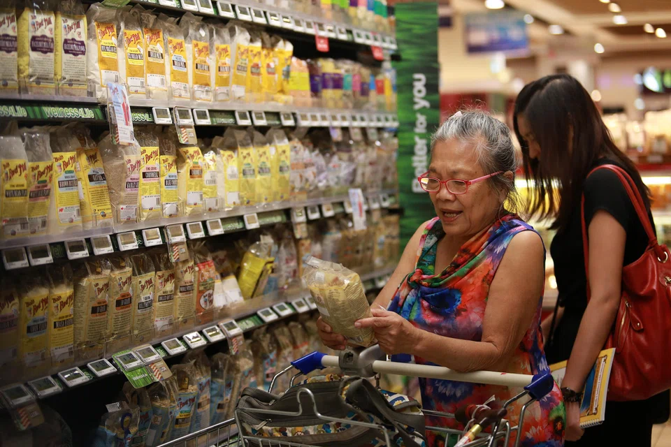 Both direct and indirect misinformation affects consumer trust in brands.