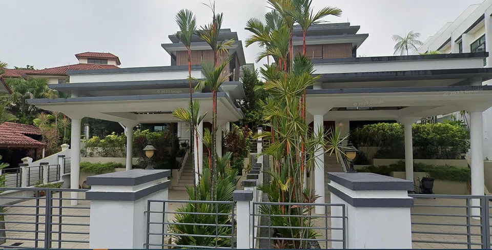 The two bungalows sit on a single land lot that is zoned for two-storey mixed landed residential use in the URA’s latest Master Plan.