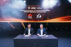 Desmond Tan, NTUC's deputy secretary-general (left), and ERA Singapore's chief executive Marcus Chu, at the consultancy's Asia Pacific Business Conference, which drew more than 2,000 representatives.