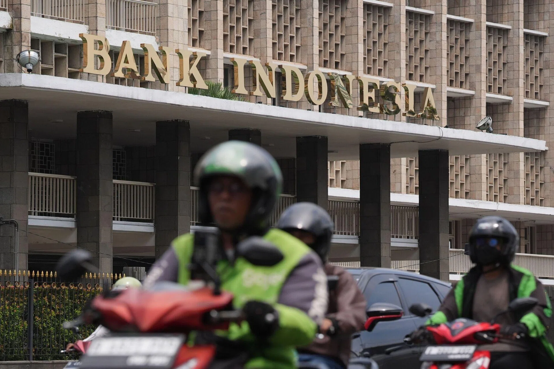 Indonesian bonds hit by foreign fund outflows on policy woes