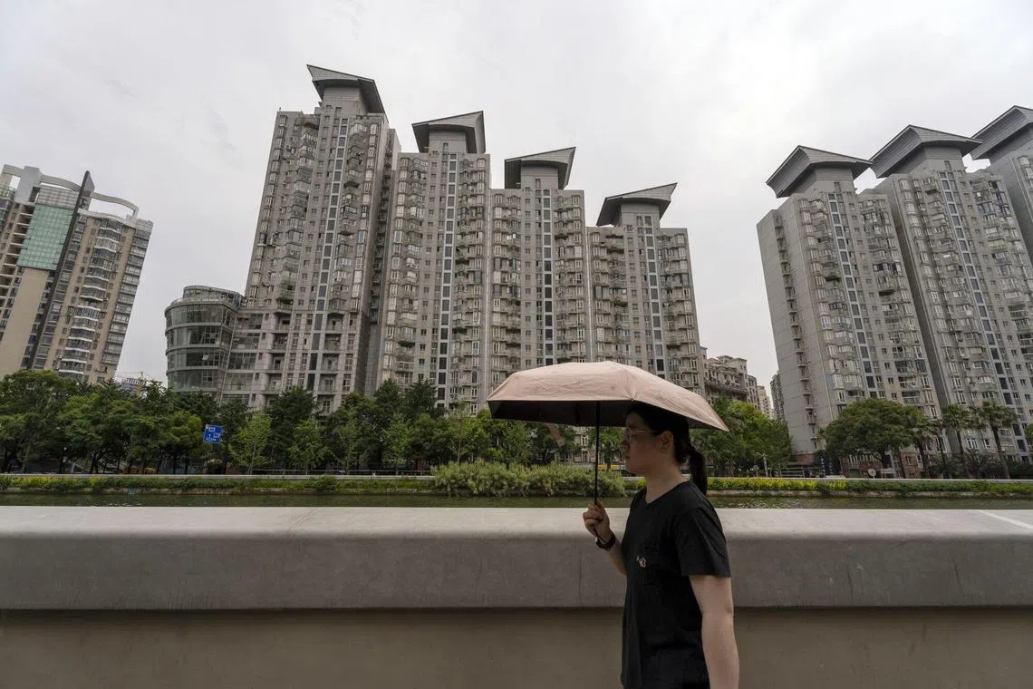 Shanghai will eliminate the division between so-called “ordinary” and “non-ordinary” housing when it levies value-added taxes and personal income taxes on sales.