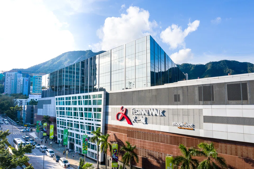The tower is the office component of Festival Walk in Hong Kong (above). The tower has a lettable area of 213,982 sq ft) and seven tenants. 