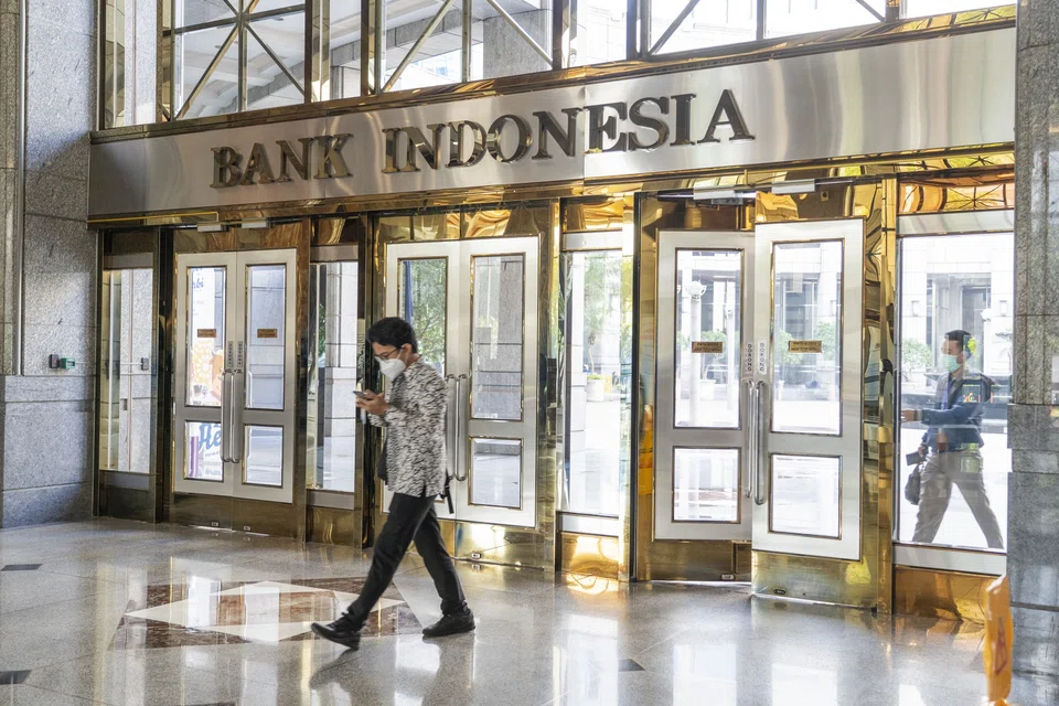 The majority of economists in a Bloomberg survey expect Bank Indonesia to raise its benchmark interest rate by 25 basis points to a 2-year high of 4 per cent.