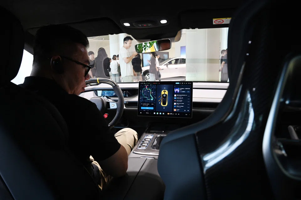 China’s draft rules allow for electrically powered handles but mandate that doors must be operable from the outside without tools, even if the locking system is engaged or the battery overheats. 