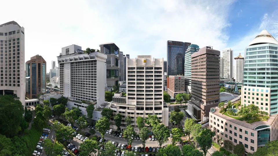 Located at 545 Orchard Road, Far East Shopping Centre sits on a 36,014 sq ft site zoned for commercial use. 