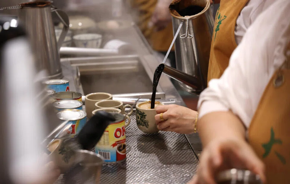 The tight supply of robusta coffee beans, which is used in kopi, is adding to the business costs of coffee chains.