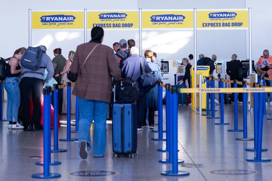 The European Consumer Organisation, BEUC, which has overseen the initiative, accuses airlines of “misleading” passengers and creating “confusion” and “distress” at check-ins with their different policies.