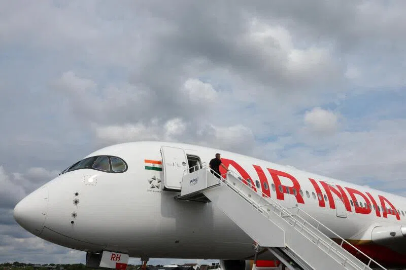 The damage to the airplane occurred as it was taxiing in dense fog in New Delhi.