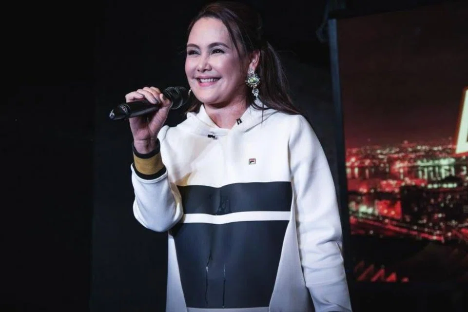 Ms Maricris Abad Santos Albert is a prominent figure in the Filipino community, and grew up surrounded by the fashion industry. 