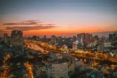 Investors remain attracted to Vietnam's robust economic growth, young skilled population, and huge services industry, said Justin Nguyen, general partner of Monk Hills.