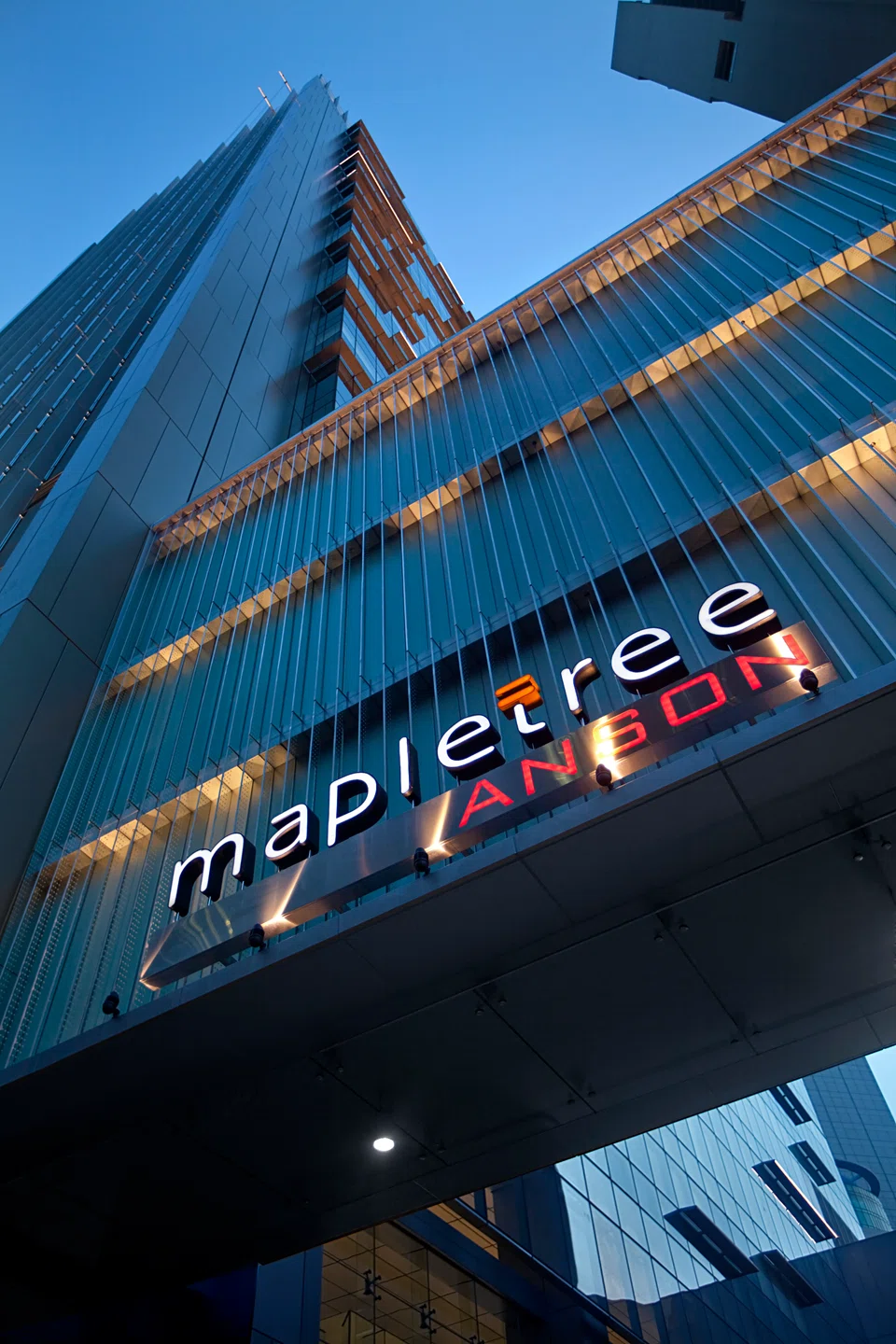 Completed in July 2009, Mapletree Anson offers over 320,000 square feet of lettable area. 