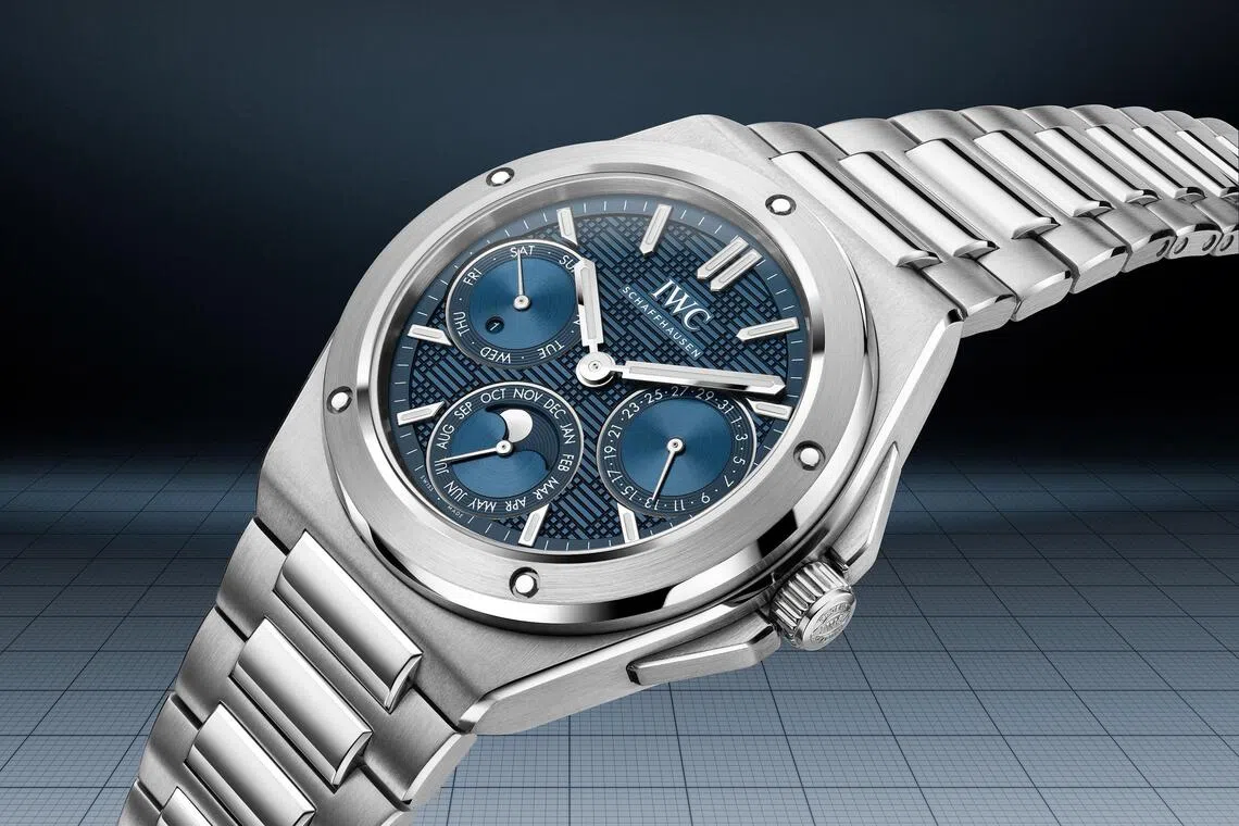 The Ingenieur Perpetual Calendar 41 in Stainless Steel is the first in IWC’s Ingenieur line to showcase Kurt Klaus’ perpetual calendar in a stainless steel case. 