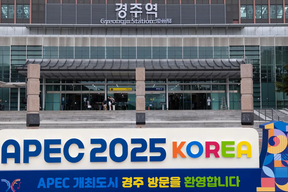 South Korea is hosting the Asia-Pacific Economic Cooperation forum this year. A meeting on the sidelines between US President Donald Trump and Chinese leader Xi Jinping could improve their beleaguered relationship.