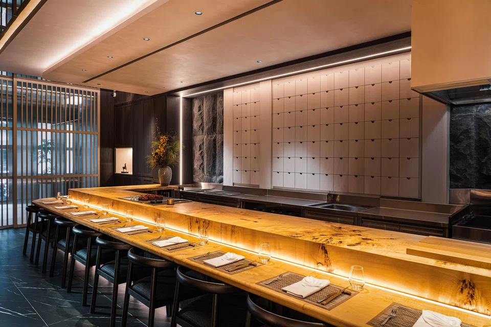 KUN serves high-end Sichuan cuisine in a Japanese kaiseki-style format.