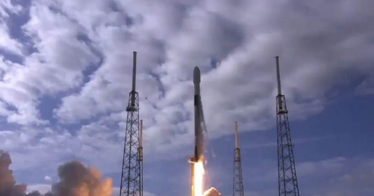 SpaceX rocket deploys record-setting cargo - The Business Times