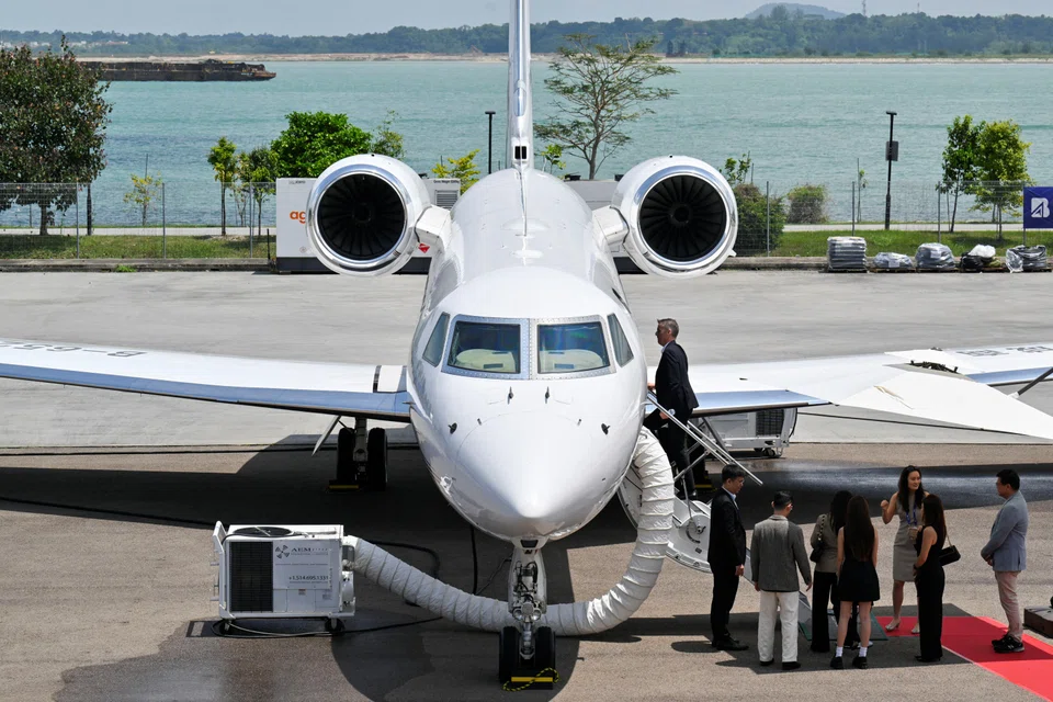 A Bangkok-Samui sector might cost US$16,200 on a 14-seat Gulfstream, which works out to US$1,157 per passenger.
