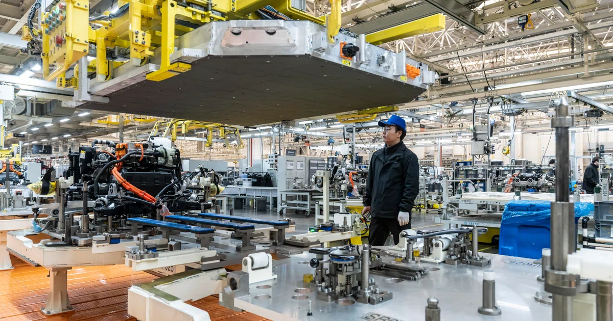 China’s crowded car industry moves towards consolidation