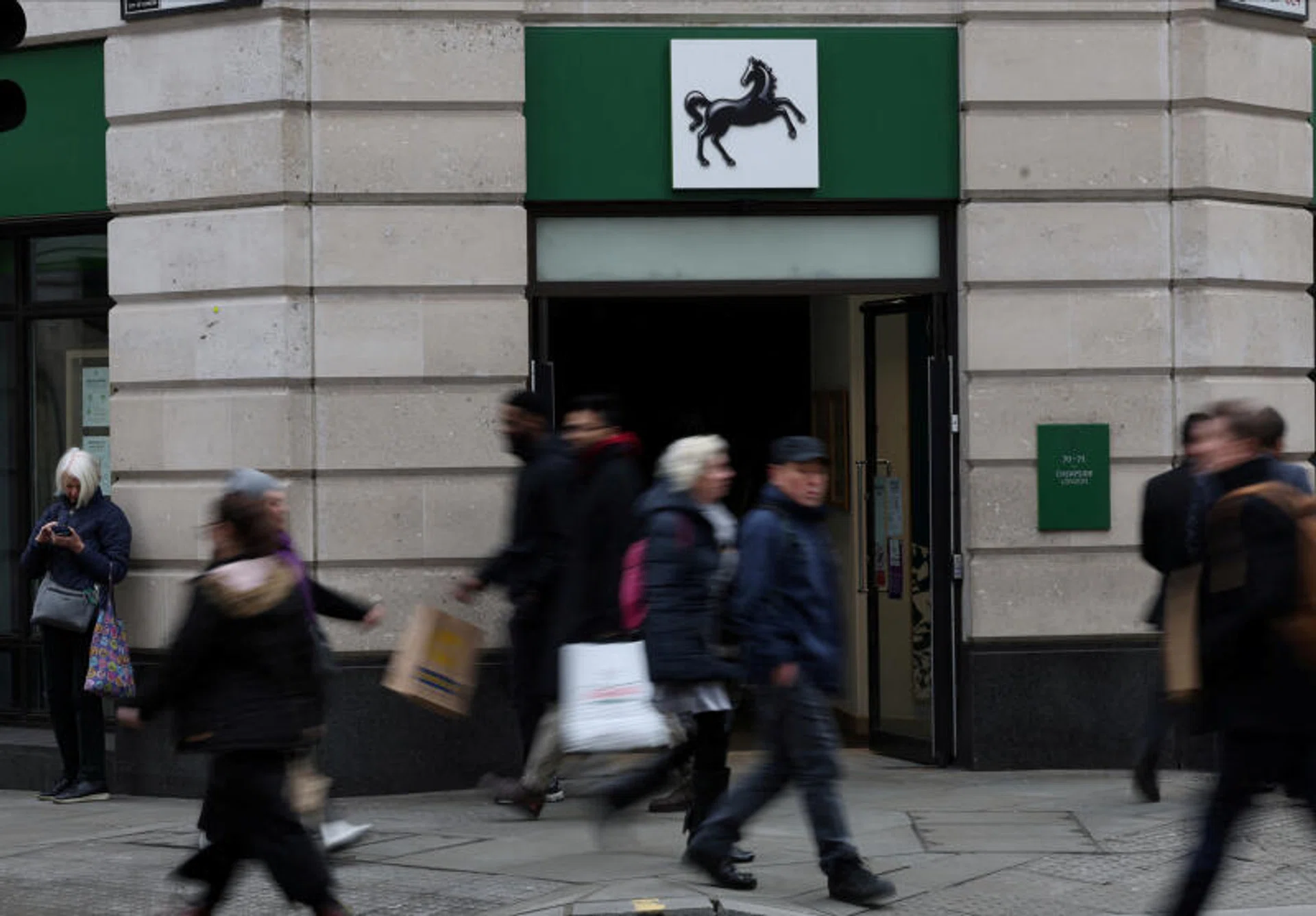 Thousands of Lloyds staff at risk of dismissal in performance overhaul: FT