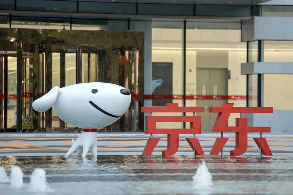 JD is pushing beyond online retailing to challenge Meituan in the lucrative food delivery market of the country of 1.4 billion people.