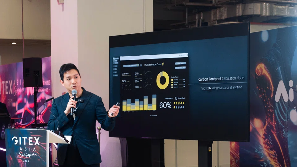 Peter Lu, CEO of NeuroWatt, delivers a keynote on fintech innovation at GITEX Asia 2025, spotlighting advanced AI solutions transforming the industry.