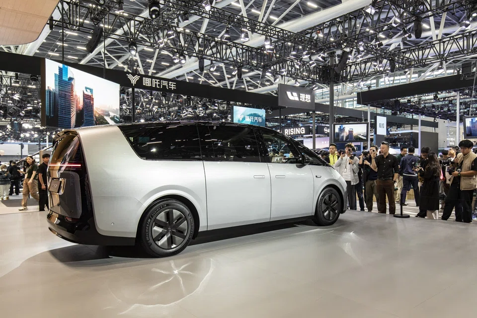 Li Auto delivered 80,400 vehicles last quarter, including the first shipments of its first battery-electric model – the seven-seat MEGA van. 