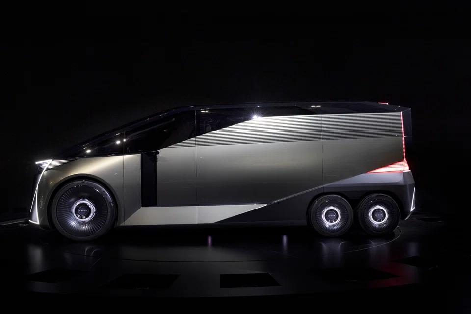 The six-wheel Lexus LS Concept challenges existing perceptions of what a luxury car should be.