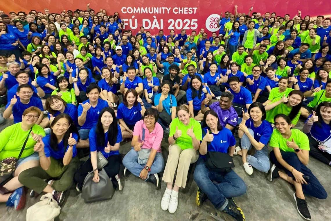 For the 12th year, StanChart partners with Heartwarmers Volunteer Group and Community Chest where over 600 colleagues packed and distributed festive bags for families in need. 