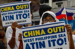 A tentative deal struck adds to signs that both Philippines and China are open to defusing tensions that hit a high point last month when a Philippine sailor lost a thumb as sea clashes escalated. 