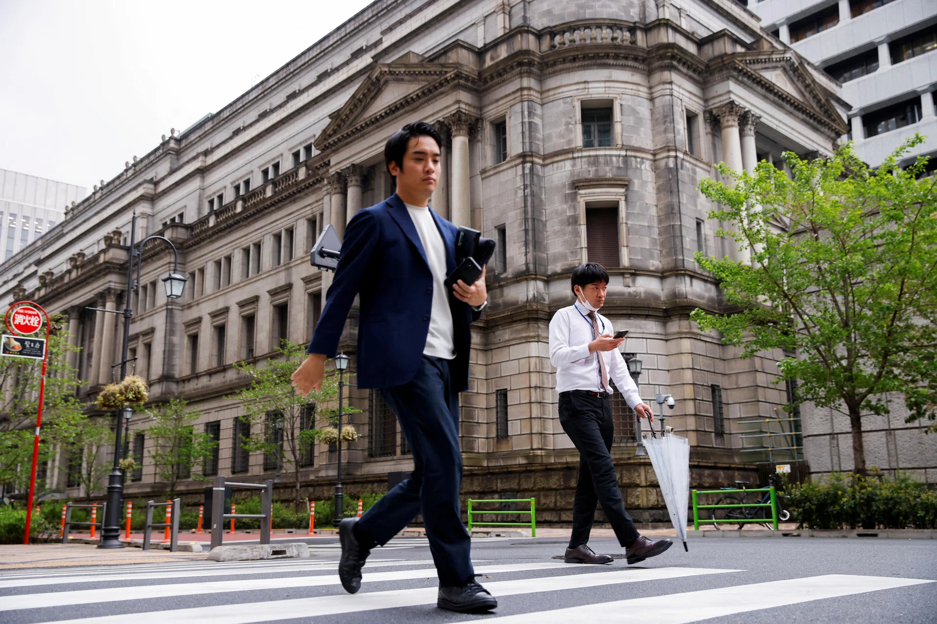 Bank of Japan sees AI export boom cushioning economy from oil price shock