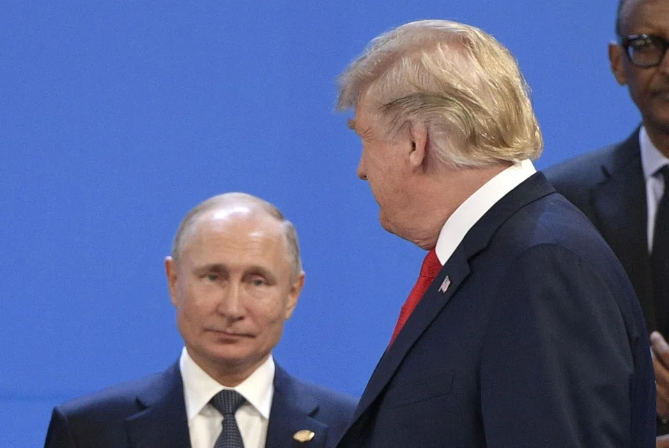 US President Donald Trump (right) has in the past talked about land swaps but neither Russia nor Ukraine has been open to ceding land as part of a peace deal.