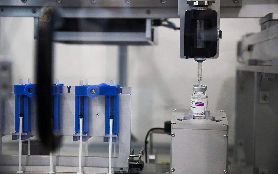 Industrial production (IP) last month slowed to 3.4 per cent year on year dragged by the biomedical cluster, following a 17.5 per cent jump in February, according to data from the Singapore Economic Development Board (EDB) on Tuesday (Apr 26). 