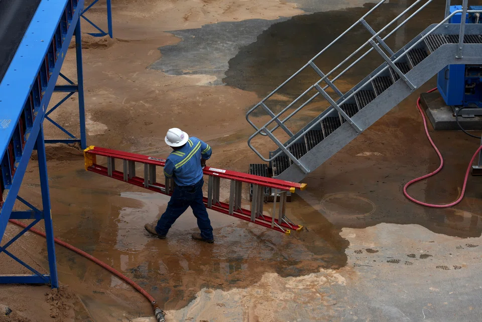 While businesses say that a lack of experienced and skilled workers remains a trouble spot, the survey results indicate that labour supply is coming into better balance with demand.