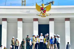 Indonesia's President Joko Widodo (C) inspecting the new Presidential palace in the future capital city of Nusantara on Wed (Jun 5). He plans to start work there next month.