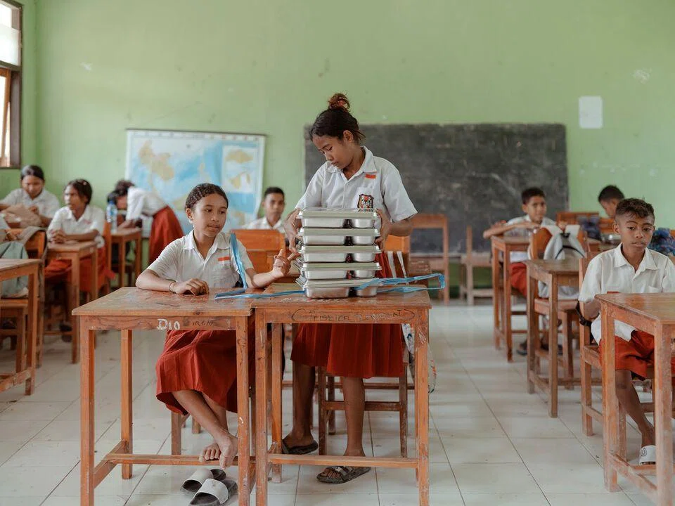 The programme promises a well-balanced meal on weekdays for school-children, as well as six days a week for toddlers, breastfeeding mothers and pregnant women.