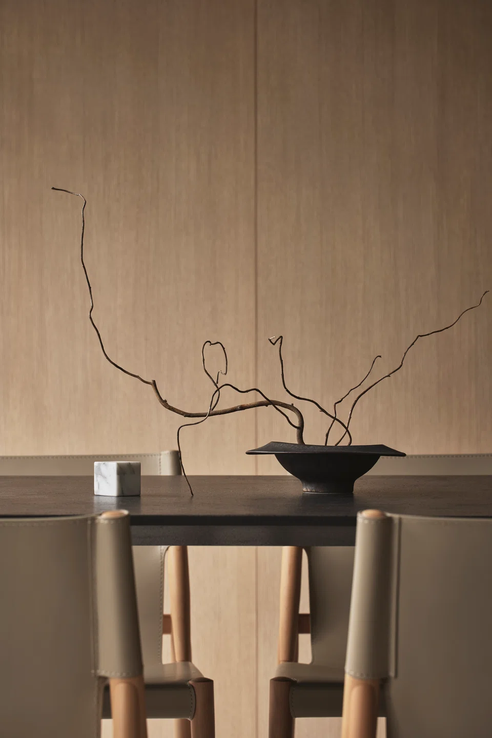 The abundant use of timber and stone reflects the natural environment of Bandung where the owners are from. 