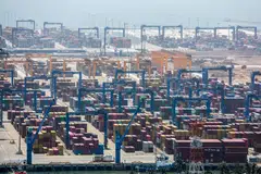 Vietnam has kicked off trade talks with the US, and is trying to persuade Washington to reduce or eliminate the new tariffs, which have been paused until July.