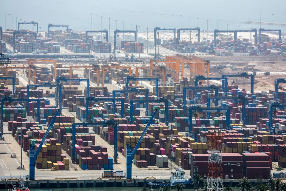 Vietnam has kicked off trade talks with the US, and is trying to persuade Washington to reduce or eliminate the new tariffs, which have been paused until July.