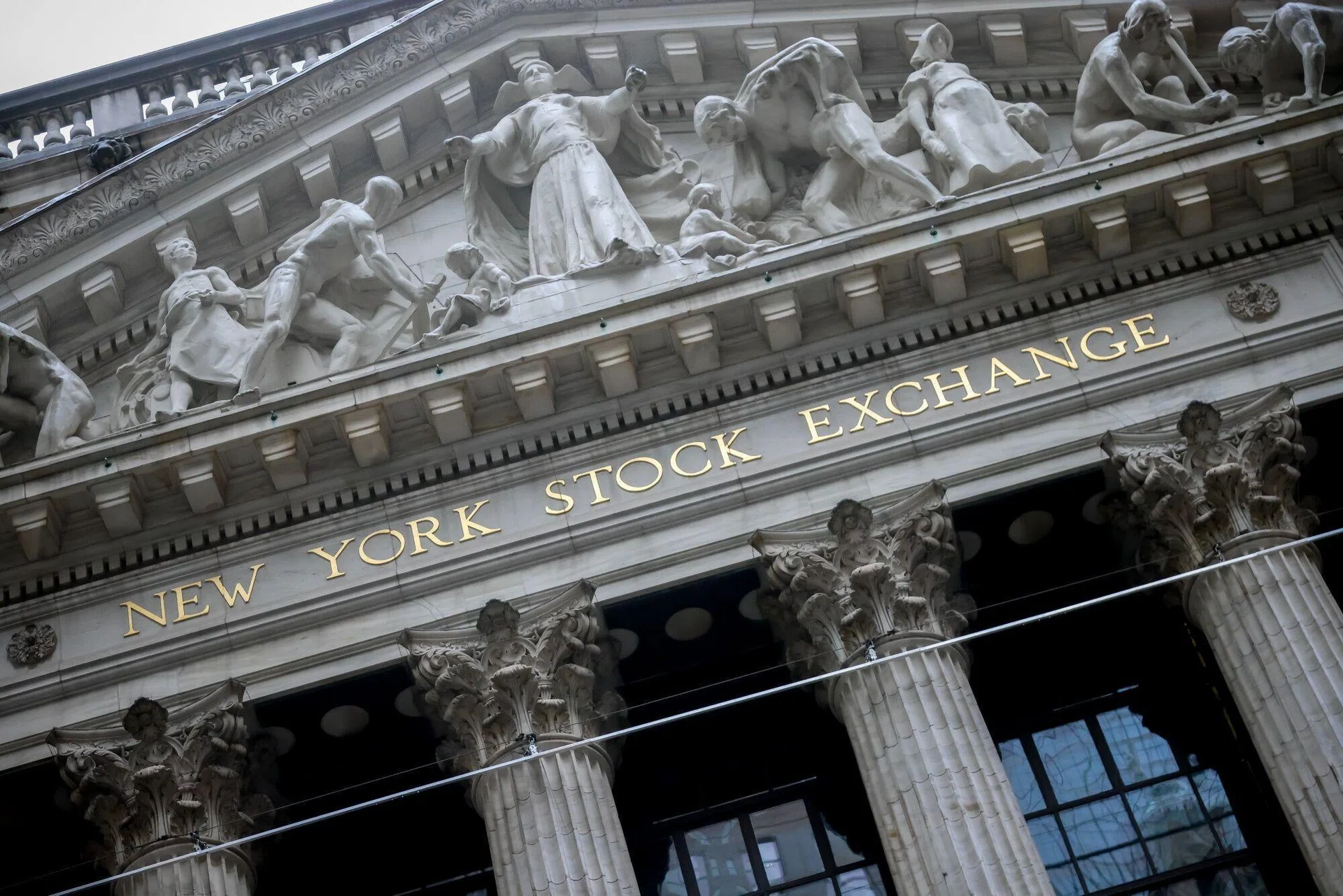 US: Wall Street jumps, Nvidia and Palantir lead AI surge