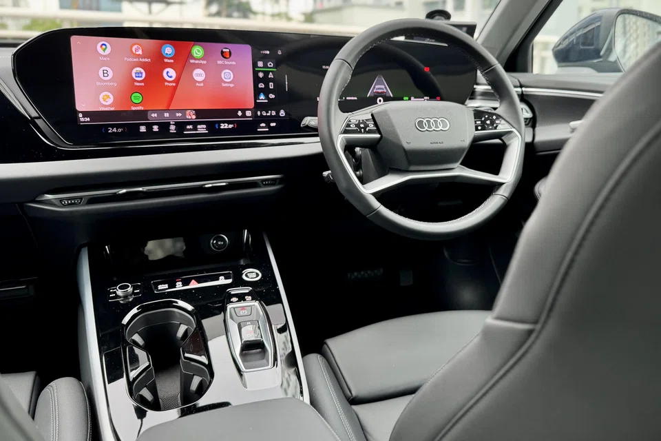 The single touch-sensitive panel  has 18 virtual buttons.